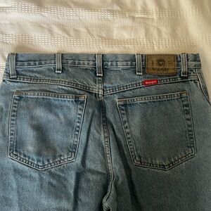 *USED* Wrangler Vintage bootcut jeans size 39/32